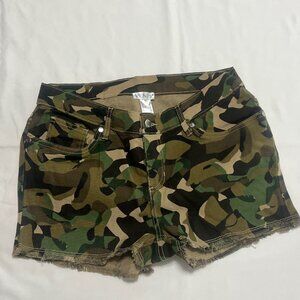 Camo Shorts, Women's/Ladies' size 6 camouflage shorts, Venus brand, like new